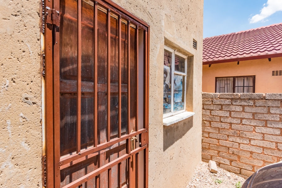 1 Bedroom Property for Sale in Mohlakeng Gauteng