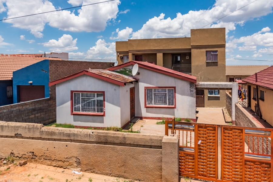 1 Bedroom Property for Sale in Mohlakeng Gauteng