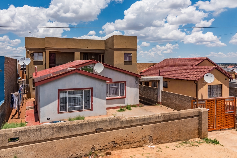 1 Bedroom Property for Sale in Mohlakeng Gauteng