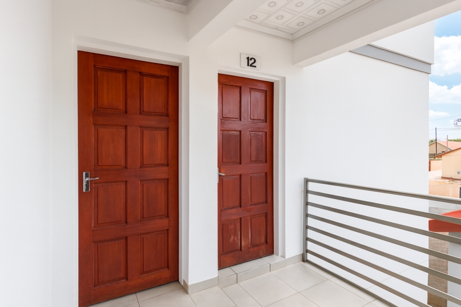 1 Bedroom Property for Sale in Mohlakeng Gauteng