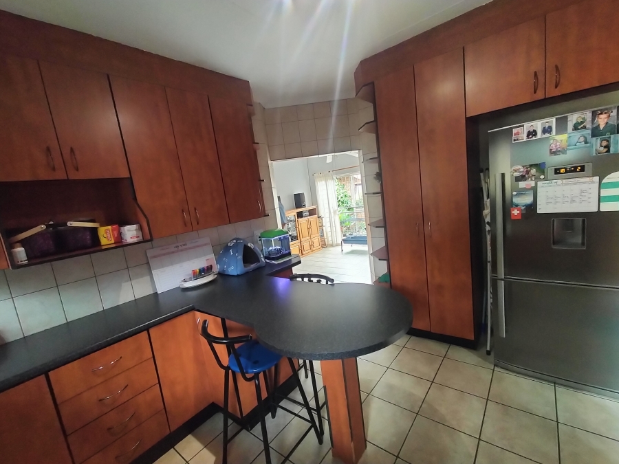 6 Bedroom Property for Sale in Theresa Park Gauteng