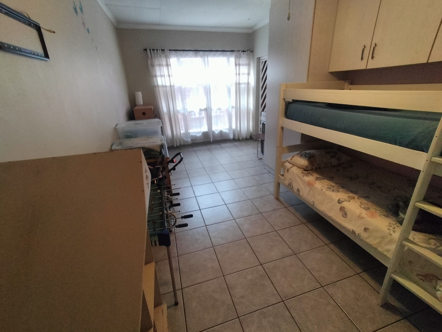 6 Bedroom Property for Sale in Theresa Park Gauteng