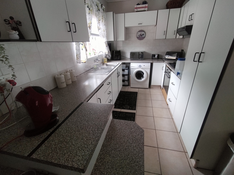 6 Bedroom Property for Sale in Theresa Park Gauteng