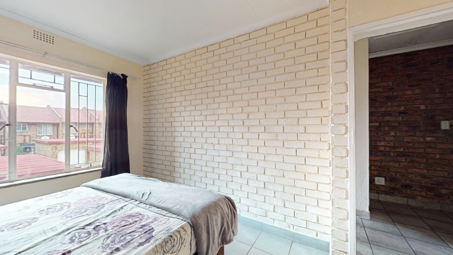 2 Bedroom Property for Sale in Dayanglen Gauteng