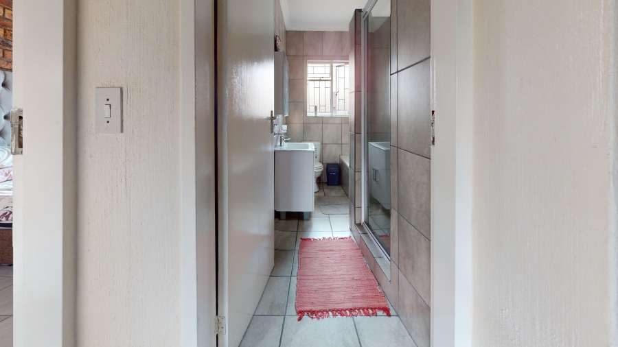 2 Bedroom Property for Sale in Dayanglen Gauteng