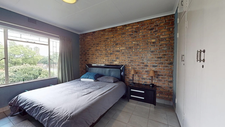 2 Bedroom Property for Sale in Dayanglen Gauteng