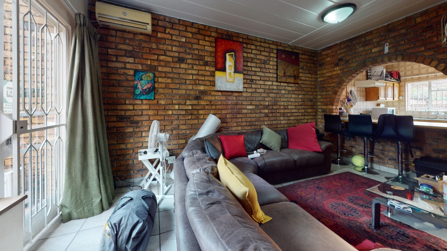 2 Bedroom Property for Sale in Dayanglen Gauteng