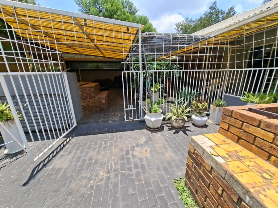 3 Bedroom Property for Sale in Selcourt Gauteng