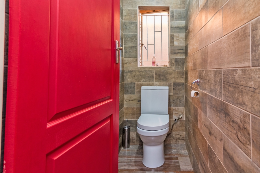 3 Bedroom Property for Sale in Protea North Gauteng