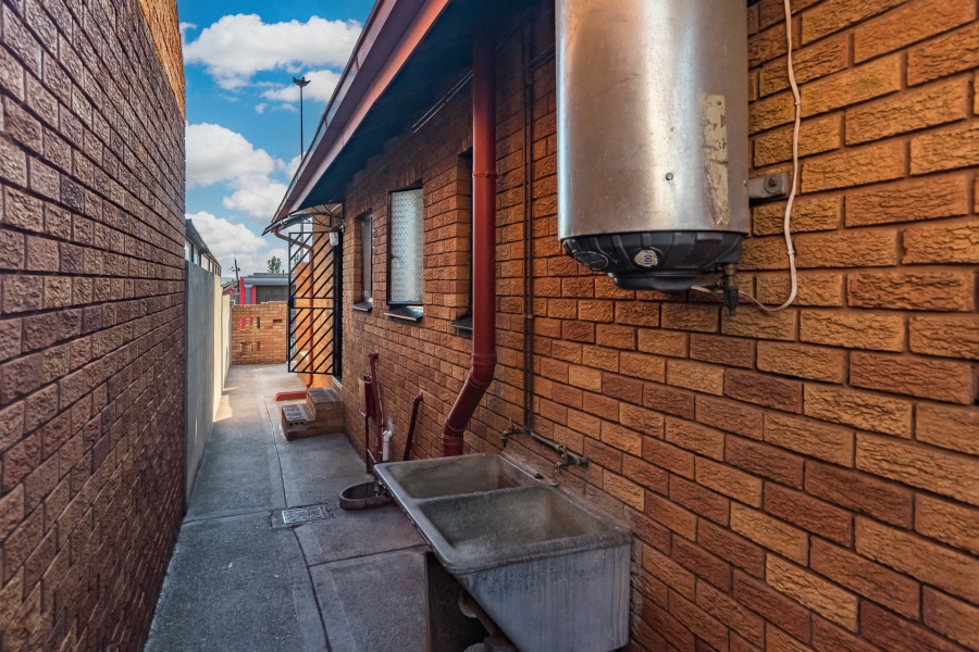 3 Bedroom Property for Sale in Protea North Gauteng