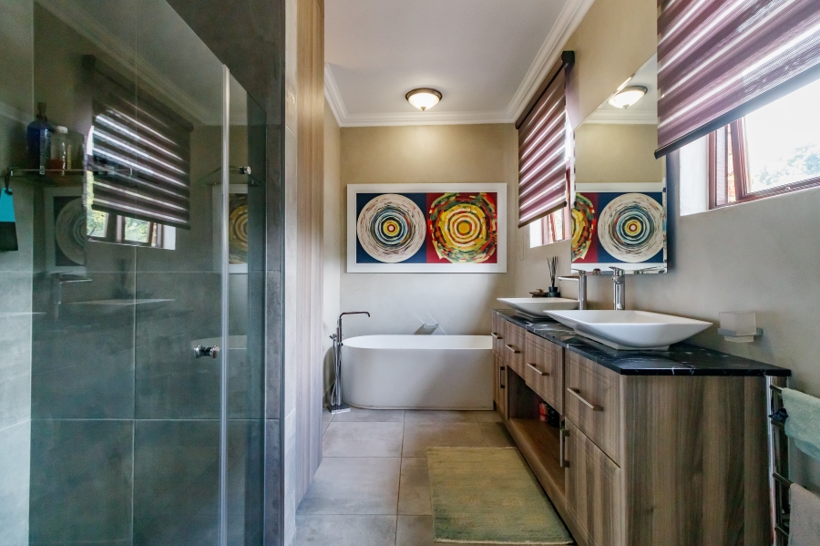 5 Bedroom Property for Sale in Carlswald Estate Gauteng