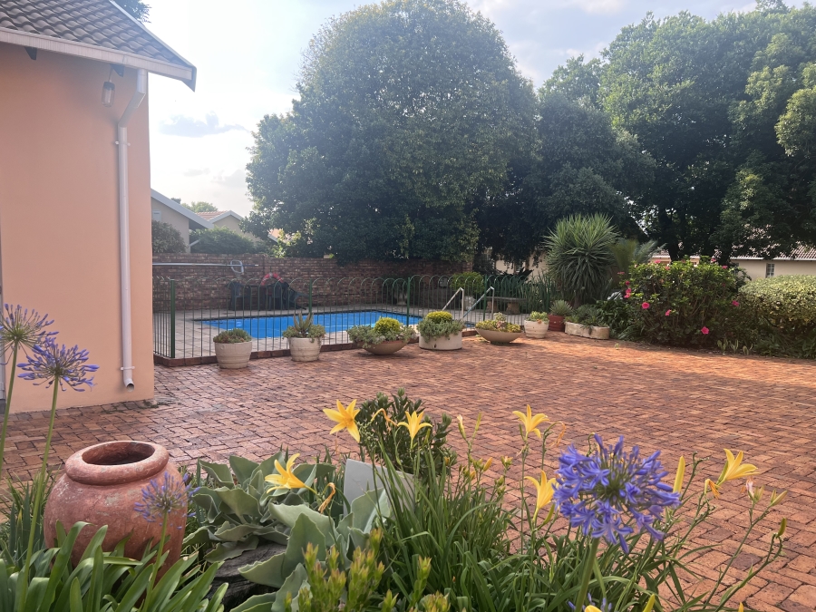 3 Bedroom Property for Sale in Die Wilgers Gauteng