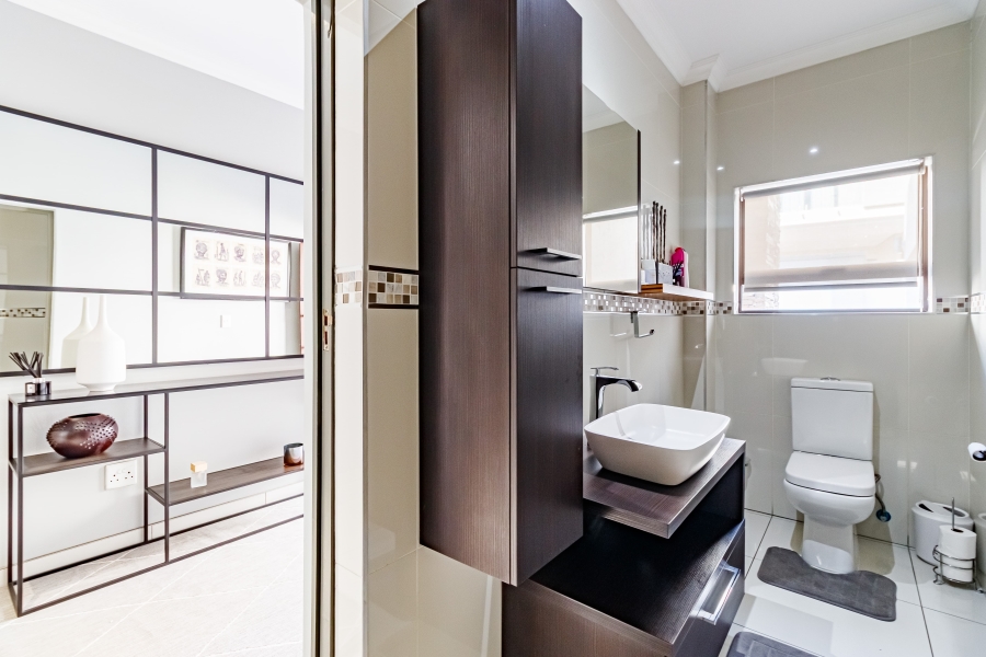 4 Bedroom Property for Sale in Carlswald North Estate Gauteng