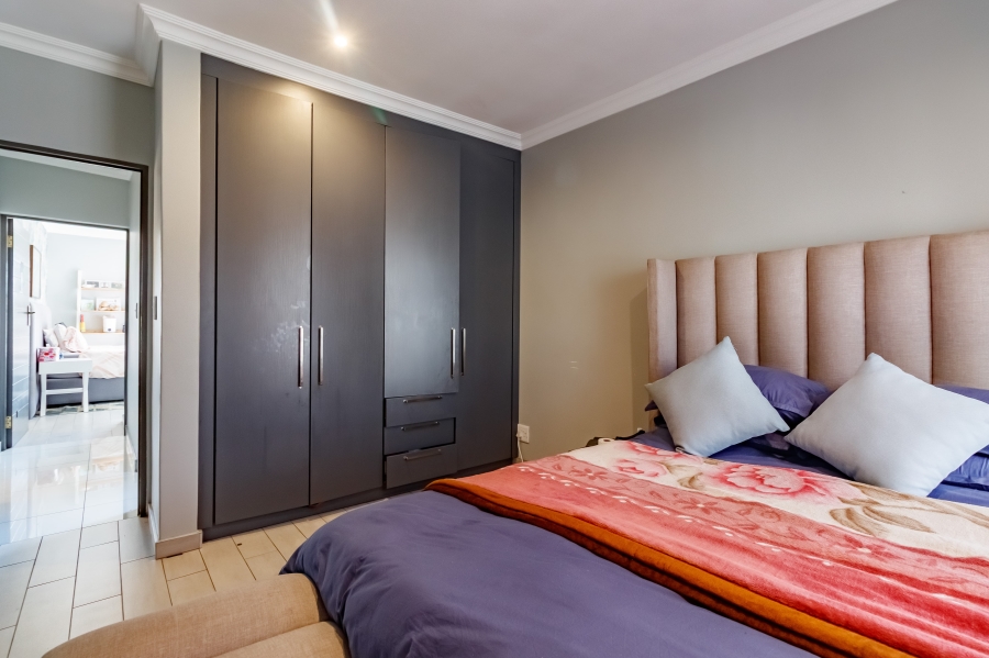 4 Bedroom Property for Sale in Carlswald North Estate Gauteng