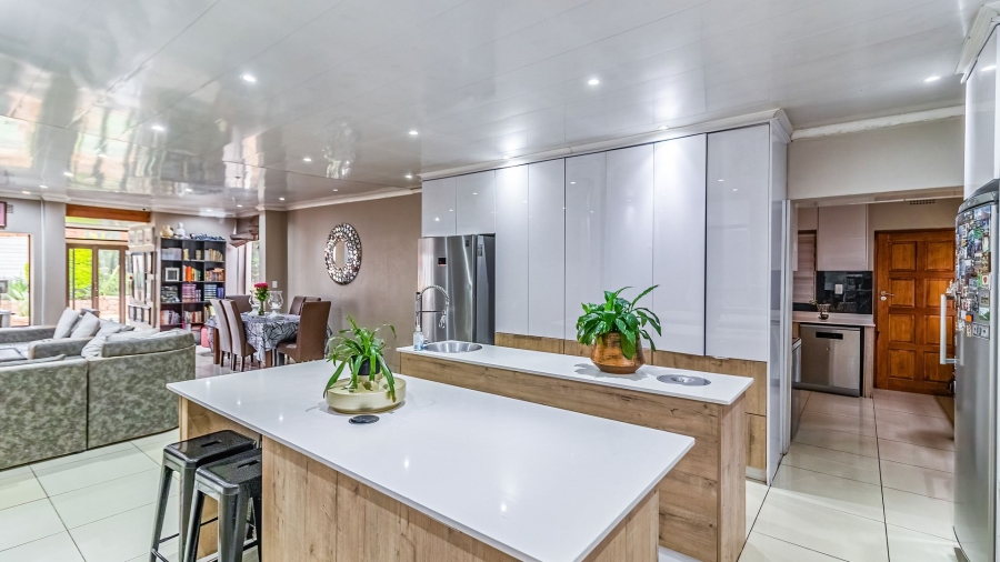 4 Bedroom Property for Sale in Highway Gardens Gauteng