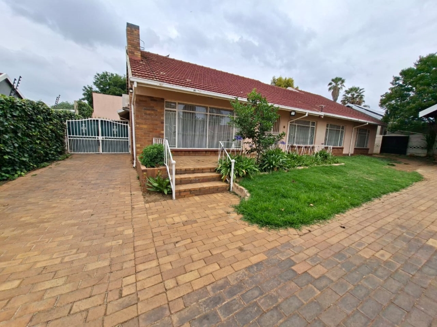 4 Bedroom Property for Sale in Selcourt Gauteng