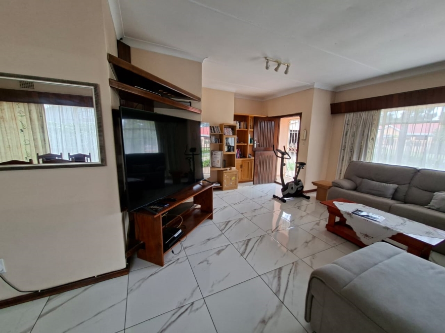 4 Bedroom Property for Sale in Selcourt Gauteng