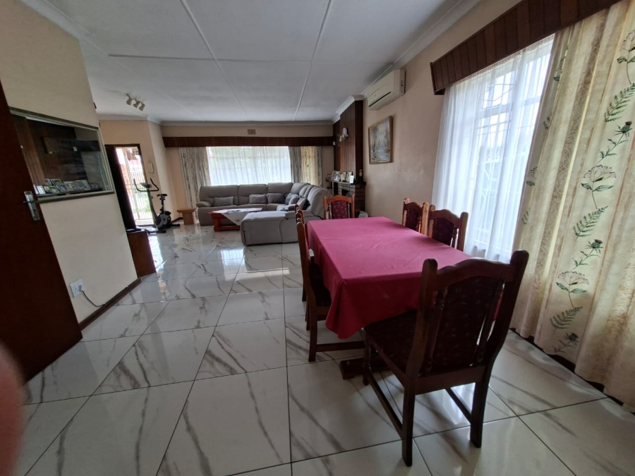 4 Bedroom Property for Sale in Selcourt Gauteng