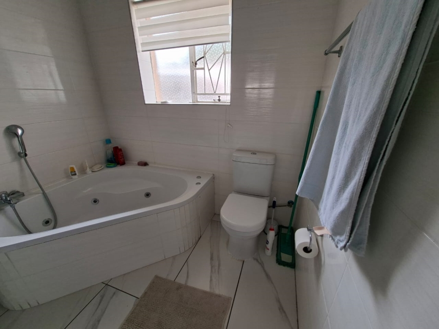 4 Bedroom Property for Sale in Selcourt Gauteng