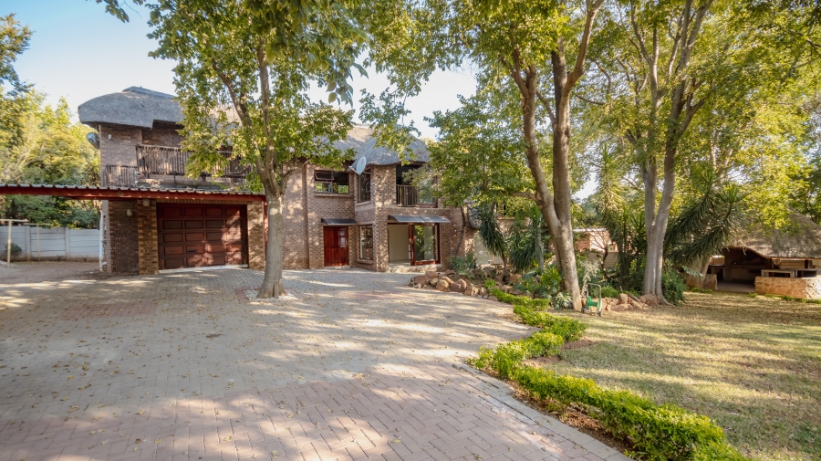 4 Bedroom Property for Sale in Garsfontein Gauteng