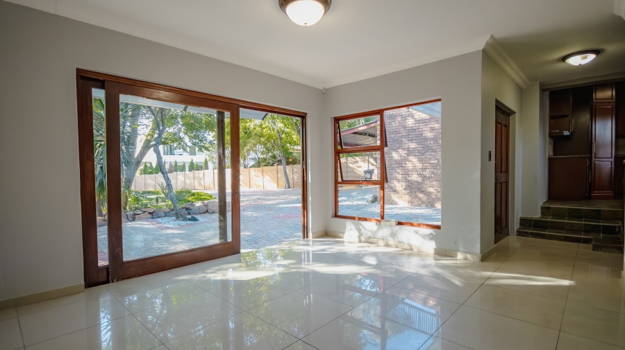 4 Bedroom Property for Sale in Garsfontein Gauteng