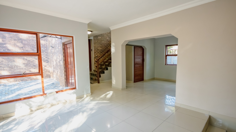 4 Bedroom Property for Sale in Garsfontein Gauteng
