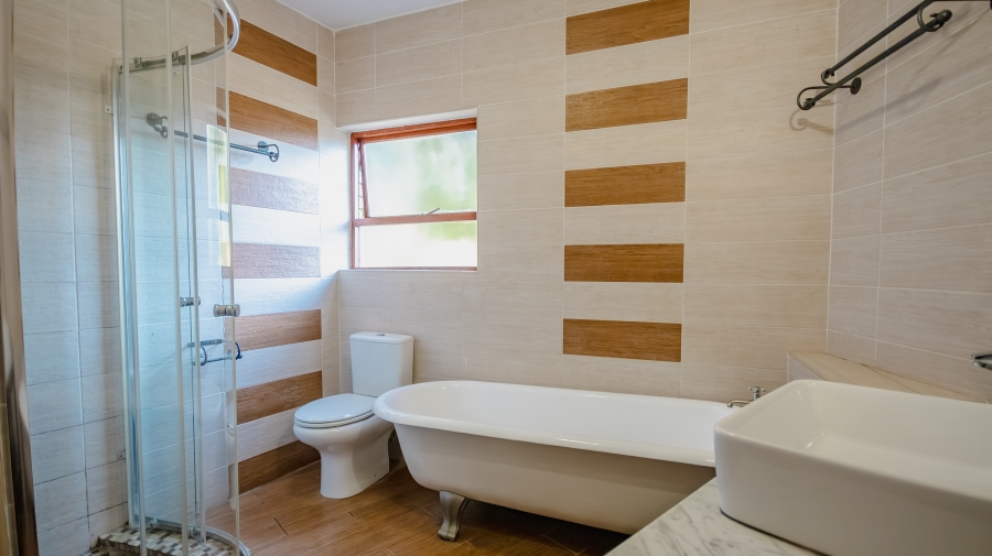 4 Bedroom Property for Sale in Garsfontein Gauteng