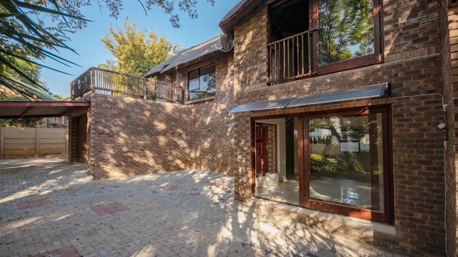 4 Bedroom Property for Sale in Garsfontein Gauteng