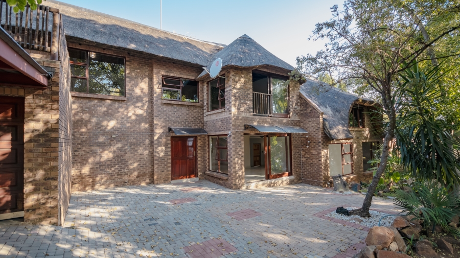 4 Bedroom Property for Sale in Garsfontein Gauteng