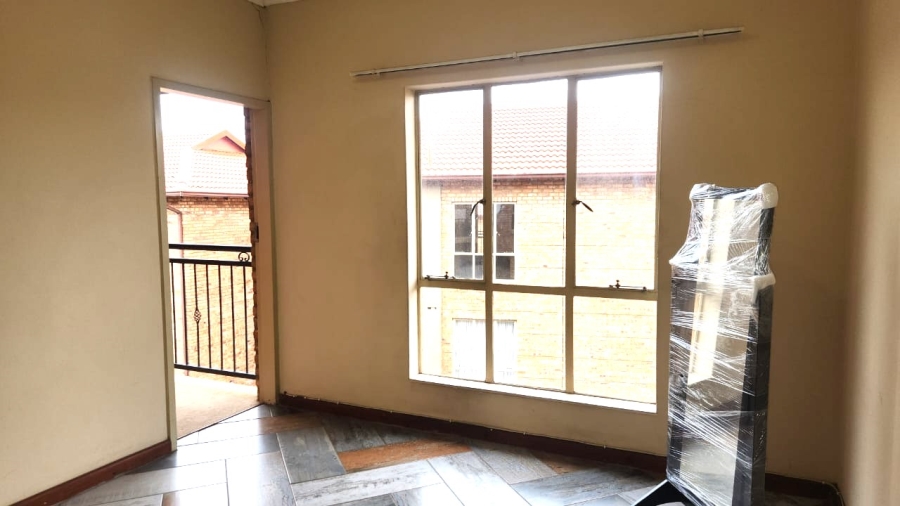 1 Bedroom Property for Sale in Wapadrand Gauteng
