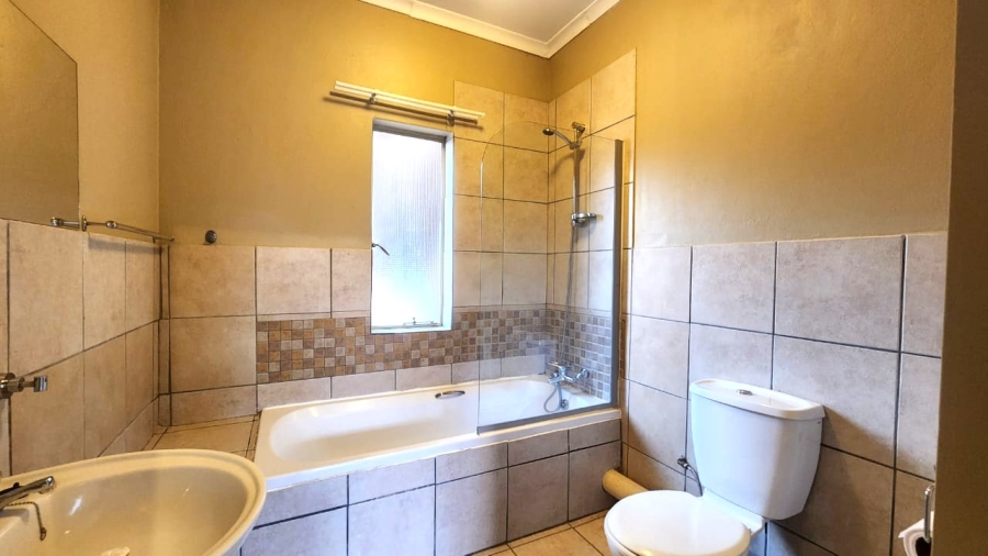 1 Bedroom Property for Sale in Wapadrand Gauteng