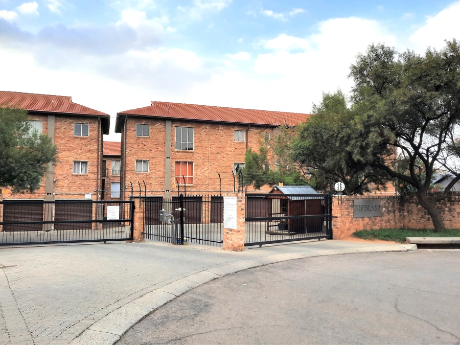 1 Bedroom Property for Sale in Wapadrand Gauteng