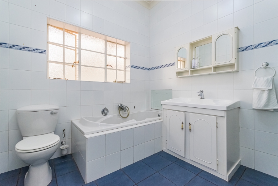 4 Bedroom Property for Sale in Krugersdorp North Gauteng