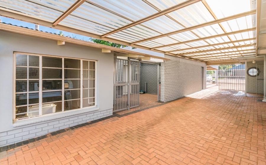 4 Bedroom Property for Sale in Krugersdorp North Gauteng