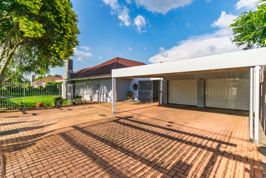 4 Bedroom Property for Sale in Krugersdorp North Gauteng