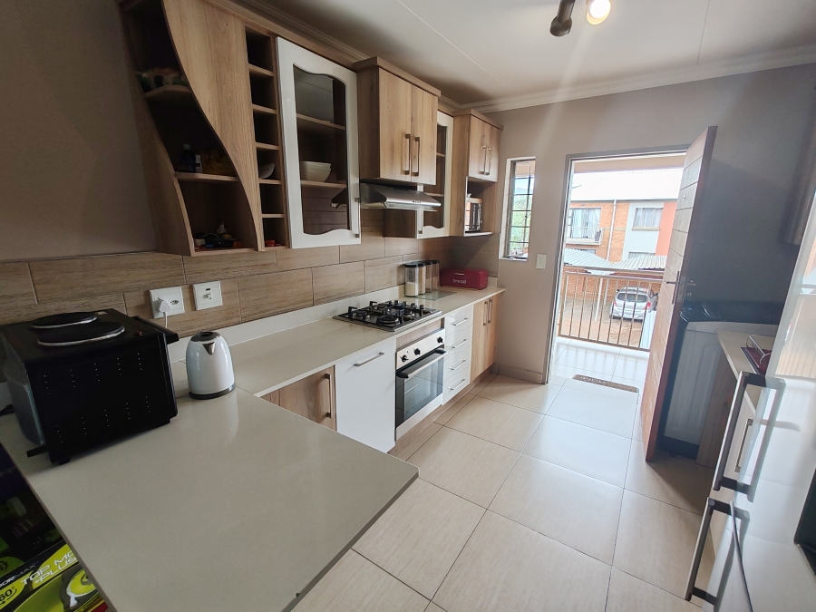 2 Bedroom Property for Sale in Andeon AH Gauteng