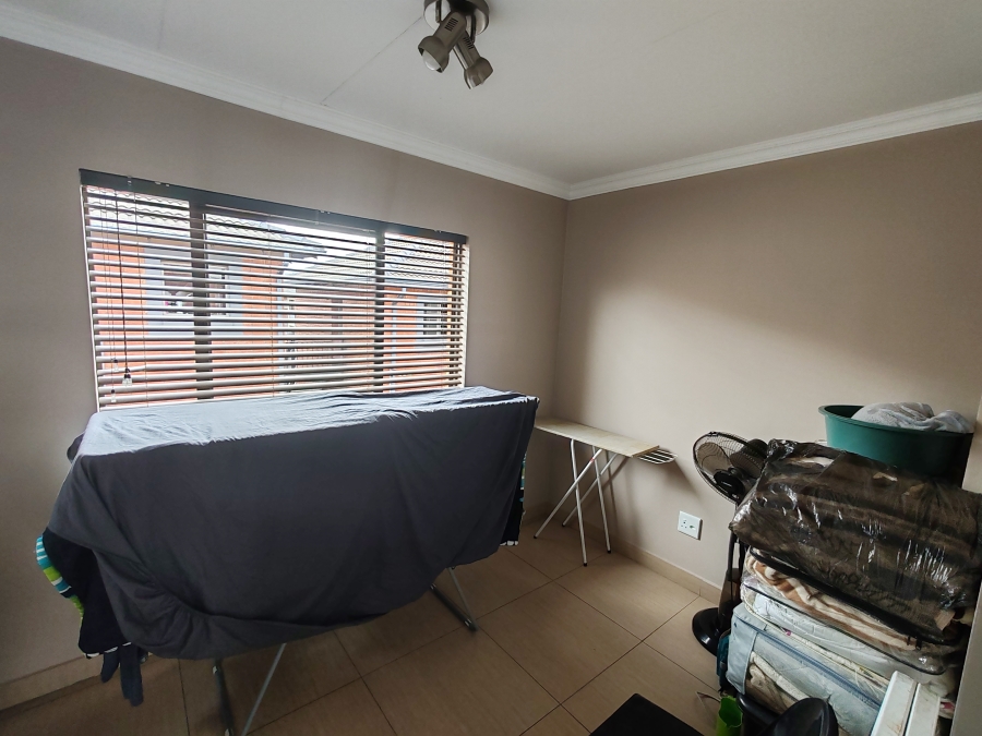 2 Bedroom Property for Sale in Andeon AH Gauteng