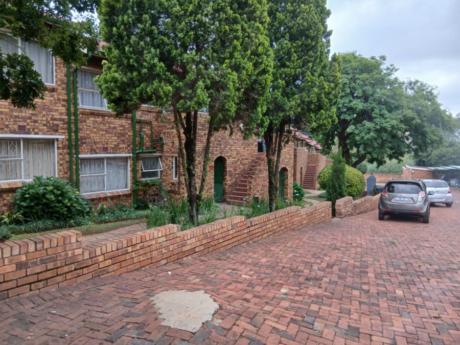 2 Bedroom Property for Sale in Buccleuch Gauteng