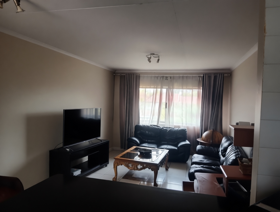 2 Bedroom Property for Sale in Buccleuch Gauteng