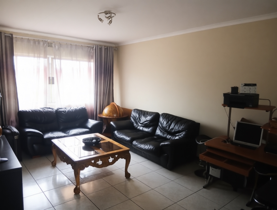 2 Bedroom Property for Sale in Buccleuch Gauteng