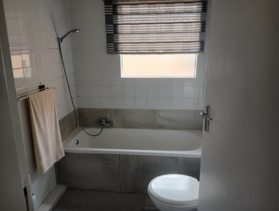 2 Bedroom Property for Sale in Buccleuch Gauteng