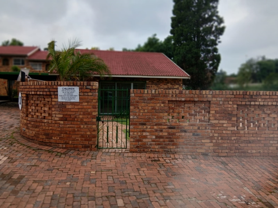 2 Bedroom Property for Sale in Buccleuch Gauteng