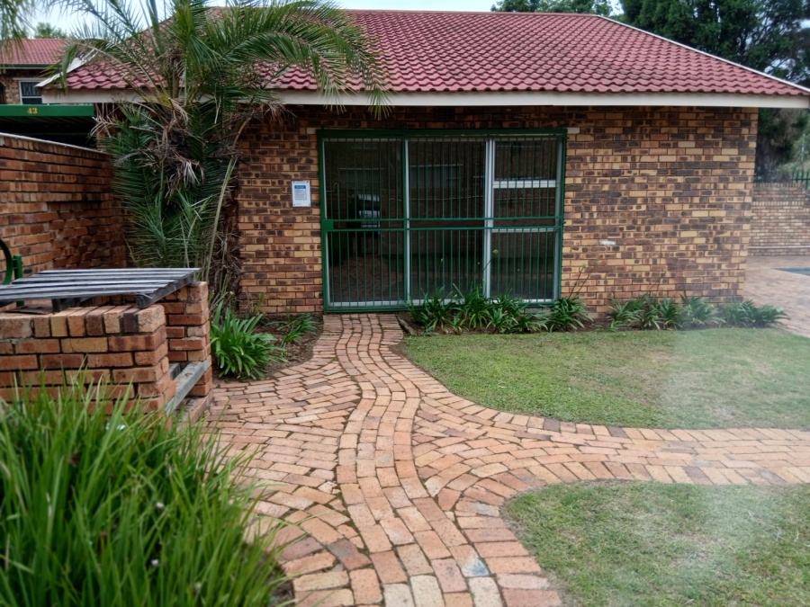 2 Bedroom Property for Sale in Buccleuch Gauteng