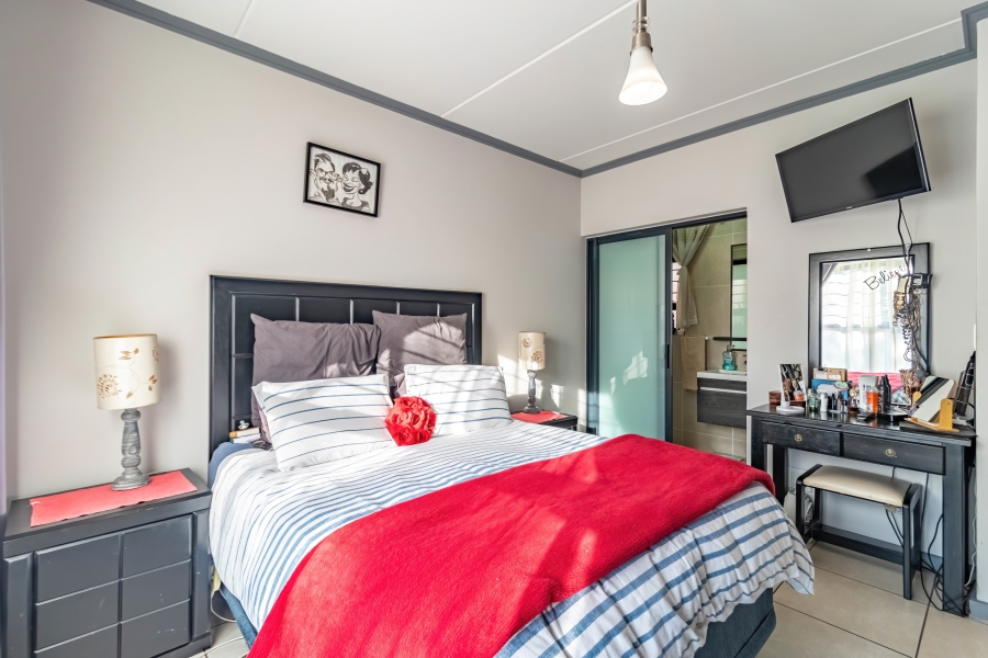 3 Bedroom Property for Sale in Greenstone Hill Gauteng