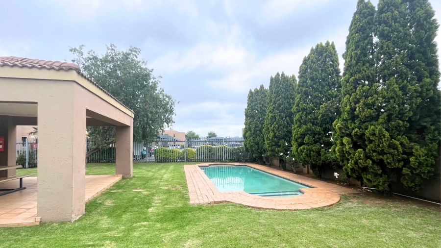 2 Bedroom Property for Sale in Jansenpark Gauteng