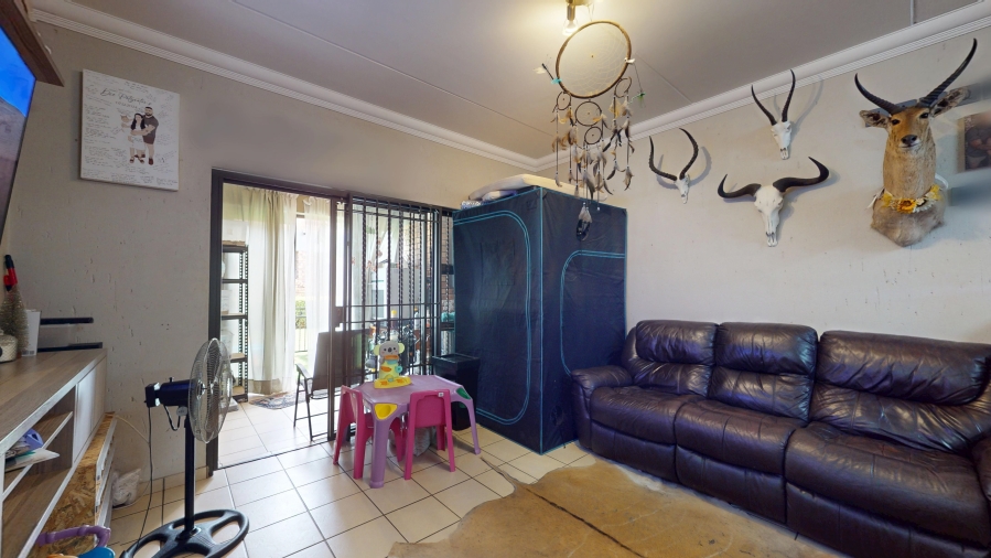 2 Bedroom Property for Sale in Ravenswood Gauteng