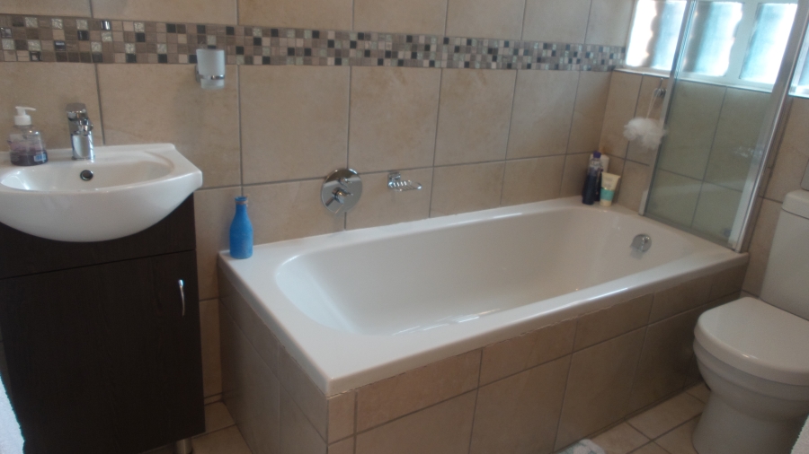 3 Bedroom Property for Sale in Waterkloof Gauteng