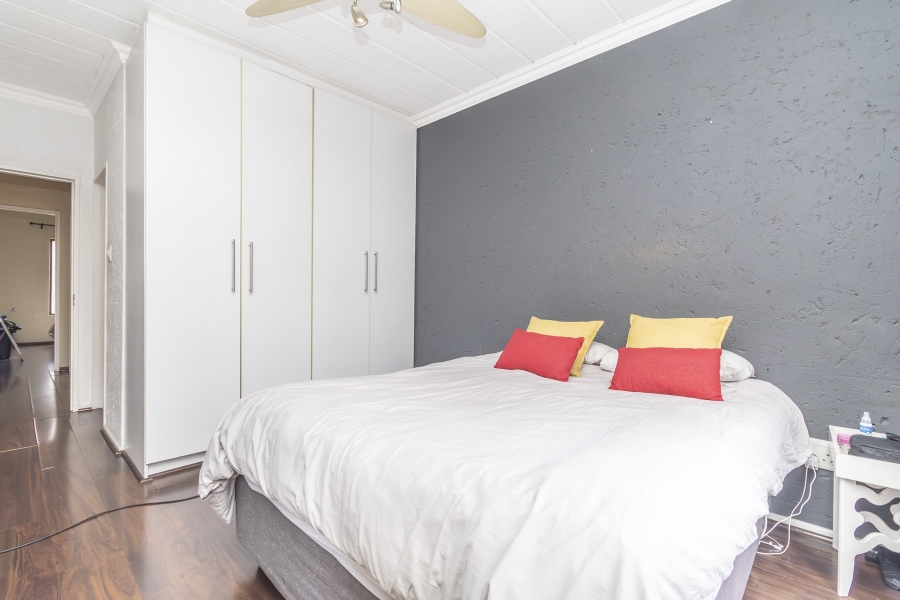 2 Bedroom Property for Sale in Sunninghill Gauteng