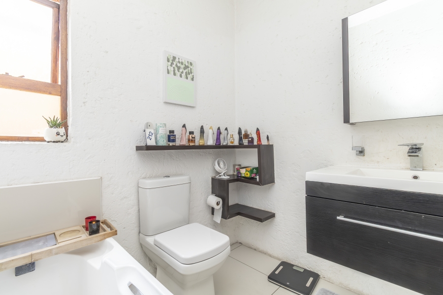 2 Bedroom Property for Sale in Sunninghill Gauteng