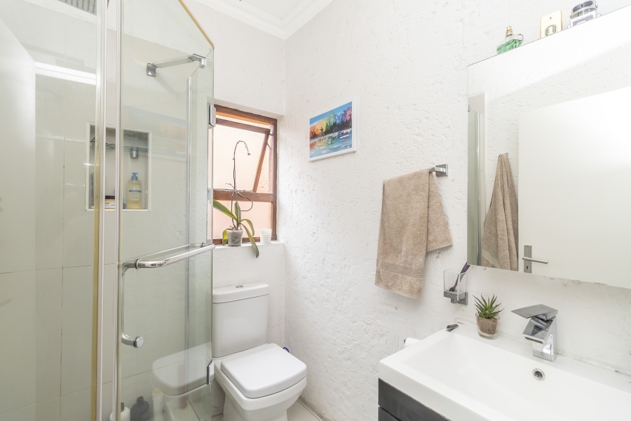 2 Bedroom Property for Sale in Sunninghill Gauteng